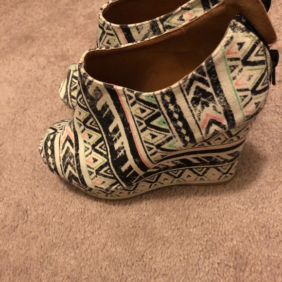 Qupid wedges size 6.5 - Picture 2 of 3